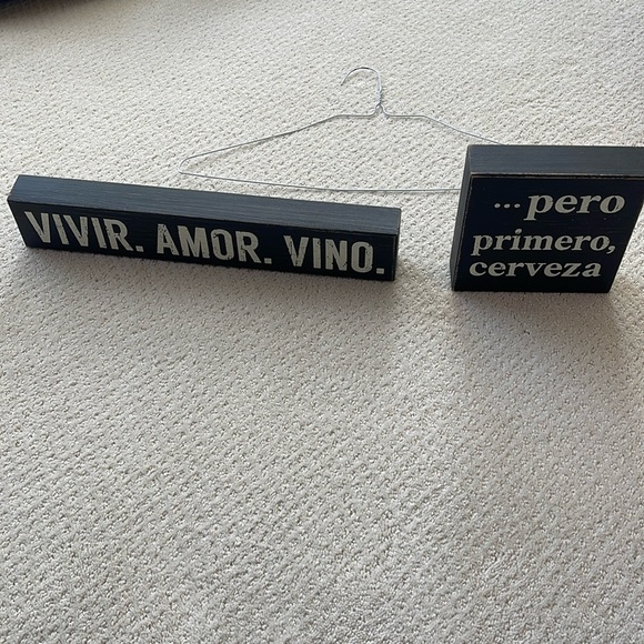 Wood sign - Spanish - Picture 3 of 3